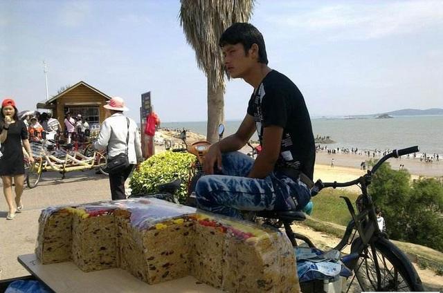 曾经火遍大街小巷的切糕,如今却"销声匿迹",背后原因令人唏嘘