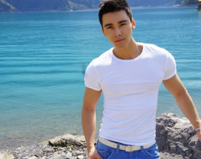 明星图集:丁汇宇帅气阳光肌肉型男