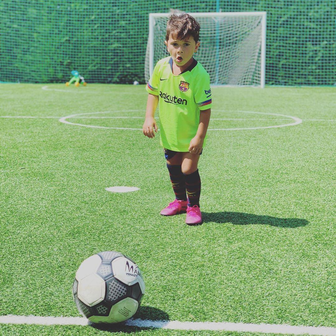 小混蛋长大了!梅西儿子马特奥迎4岁生日 家中进球学父亲指天庆祝