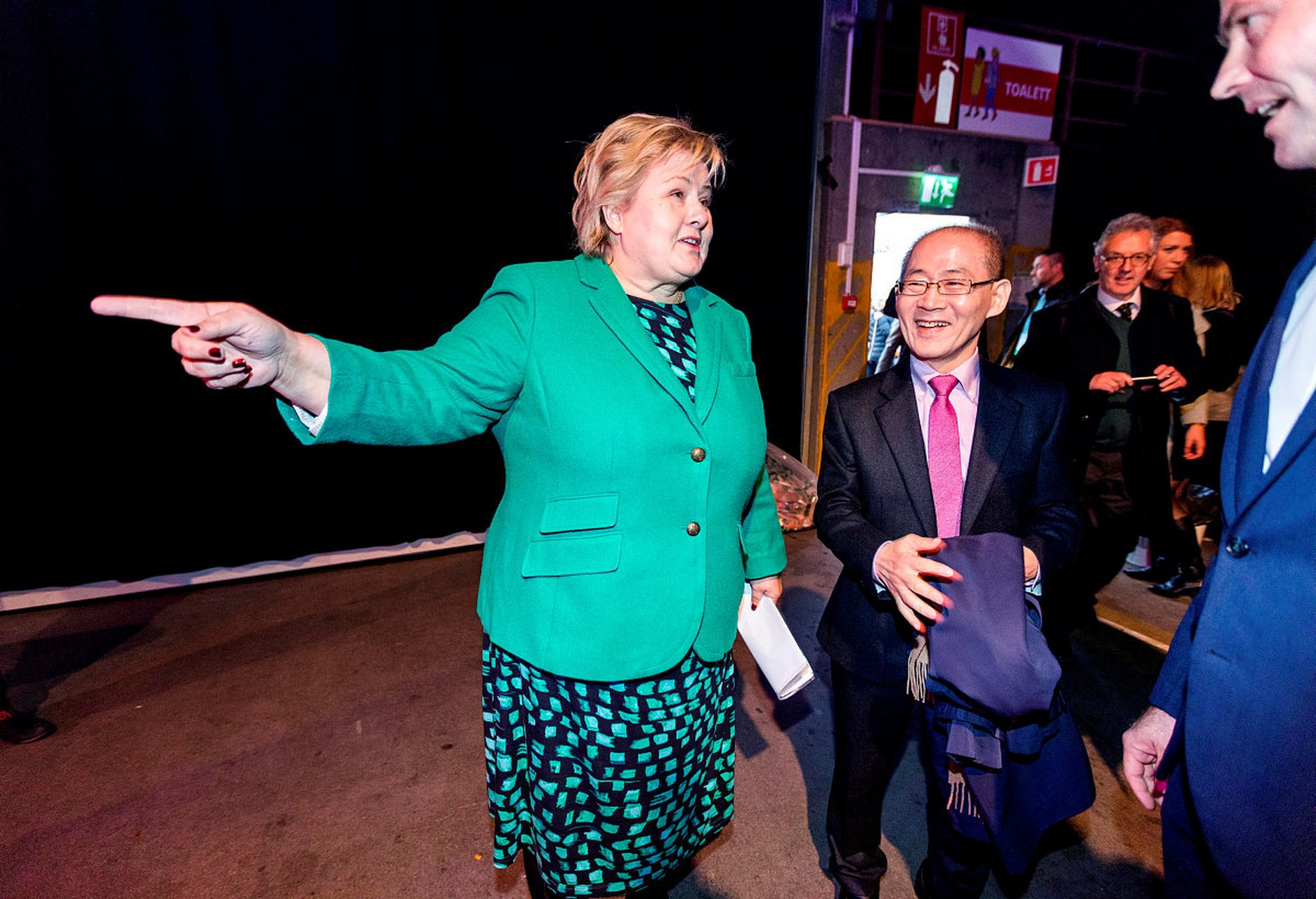 哈哈,美国副总统卡玛拉·哈里斯最近可真是遇到了个大写的尴尬啊!