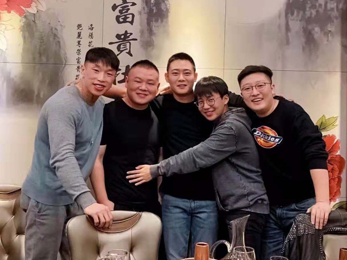 "星二代"郭麒麟被岳云鹏催婚,霸气回怼!看完内容我笑出了腹肌