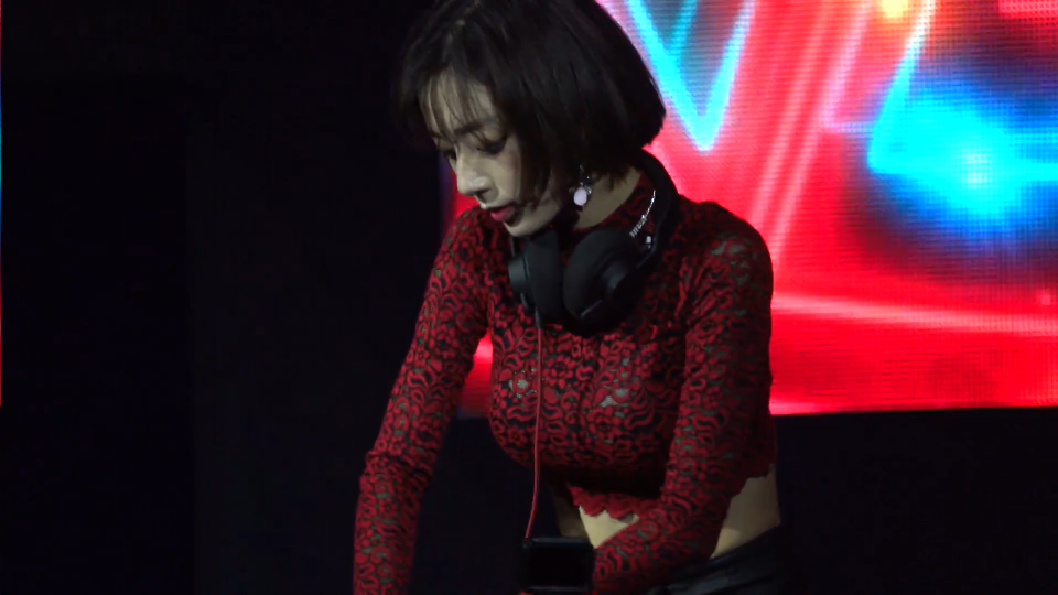 韩国来的长得像孝敏的美女DJ