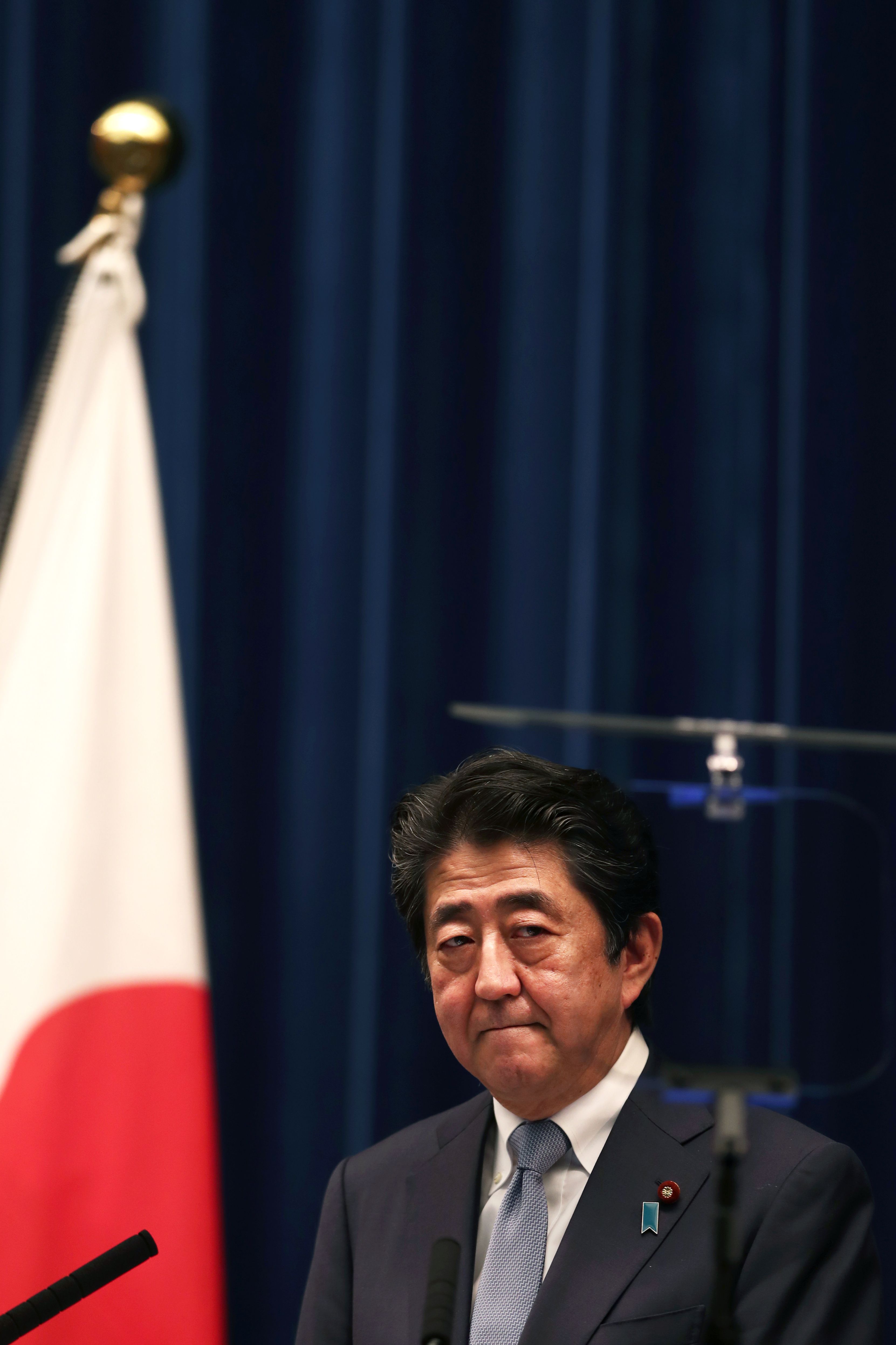 日本例行国会闭幕 安倍为政府丑闻道歉(4)