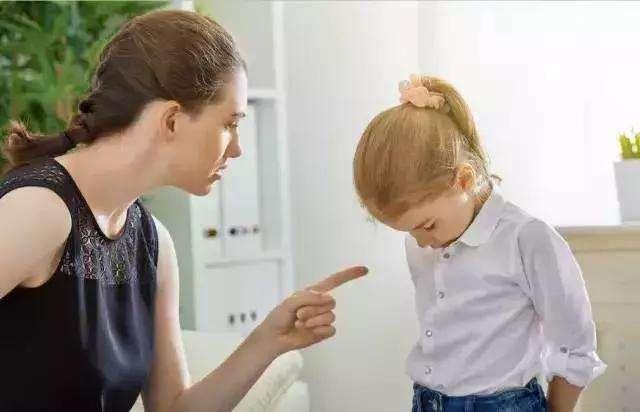 孩子出现负面情绪,家长不予理睬,缺乏"共情"的教育方法要不得