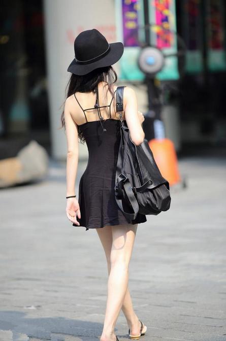 三里屯街拍:哪个小姐姐让你"无限遐想",我喜欢第二个