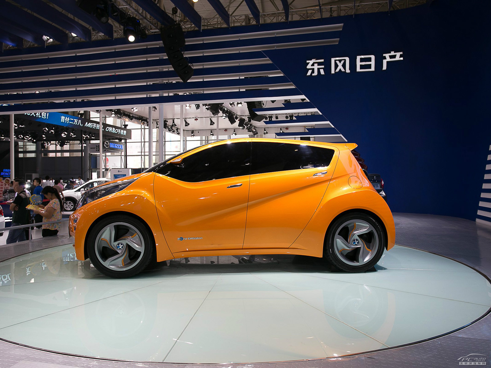 从图片上看这款启辰viwa,这款车有着流畅的线条,大气的外观,很适合