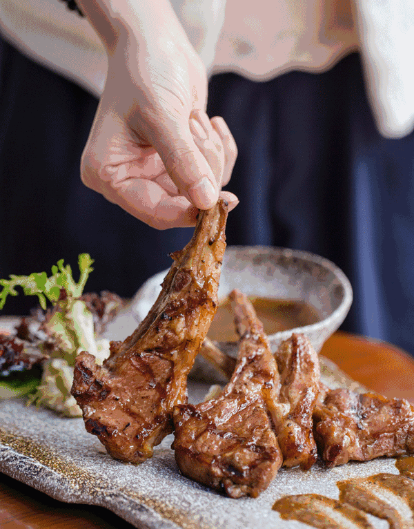 快手"横"菜,让你唇齿流油——香煎羊排