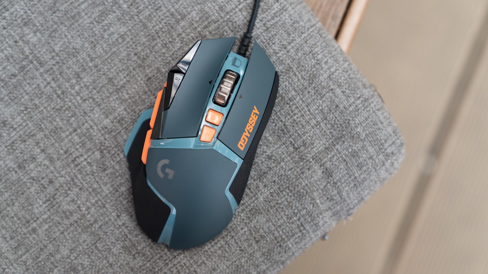 罗技g502英雄联盟版鼠标时尚美观又使用舒适