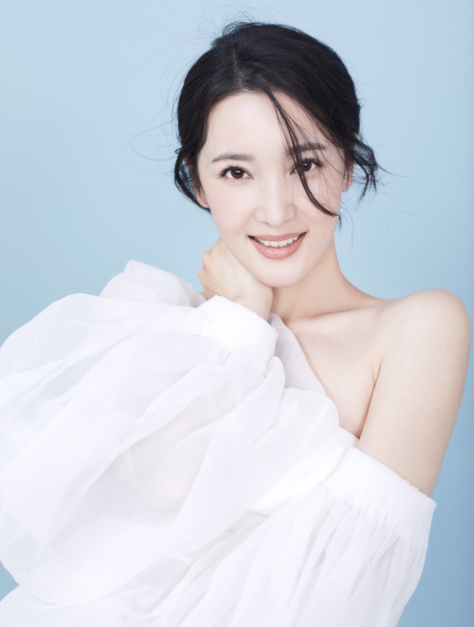 2011年,参演古装剧《大唐女将樊梨花》,王妍苏饰演女二号陈金定.