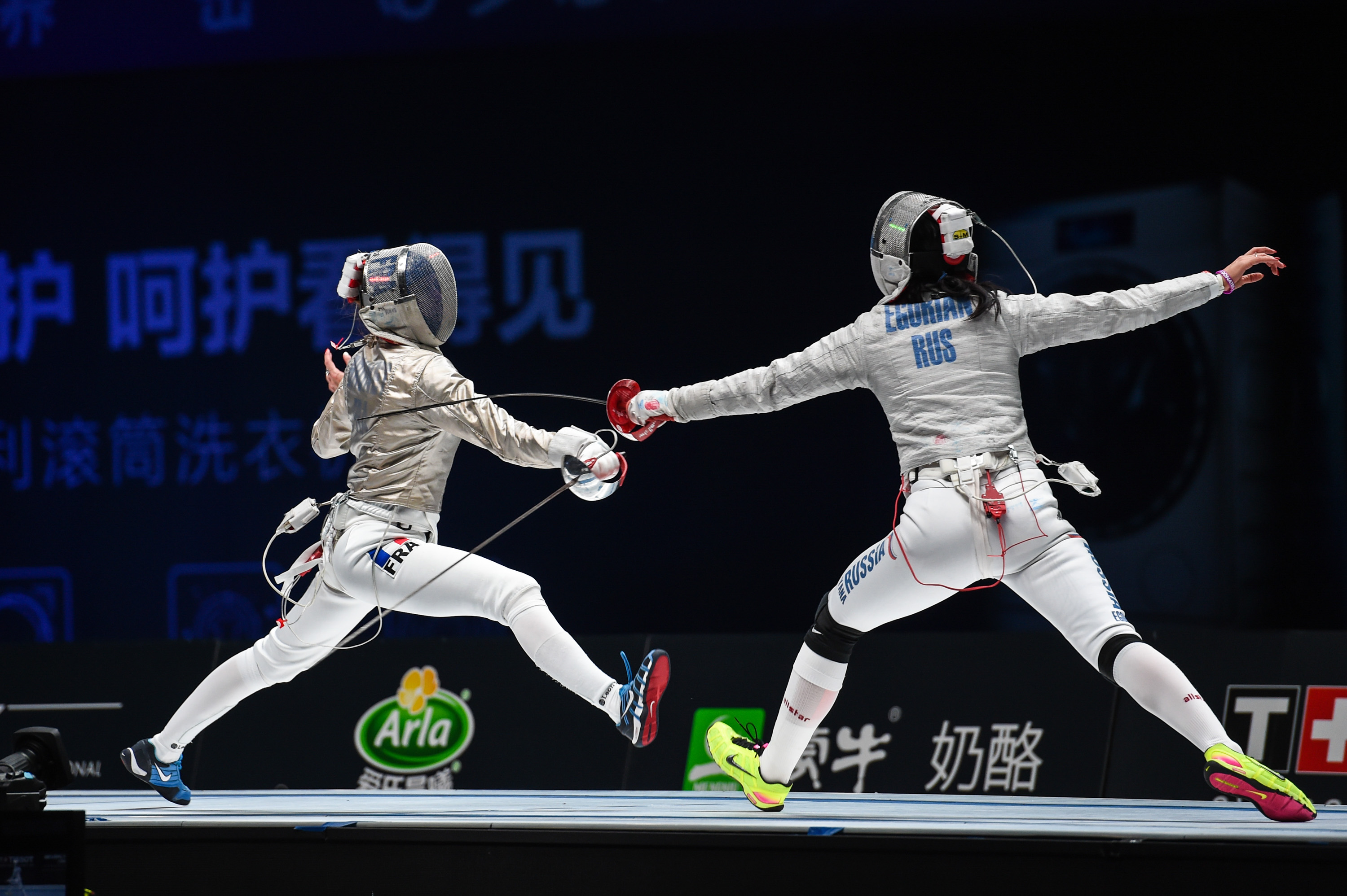 击剑——世锦赛:法国队夺得女子佩剑团体冠军(19)