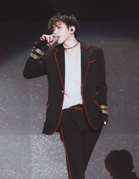 20岁小鲜肉蔡徐坤千万豪宅曝光:外观全部粉色系,少女心满满!