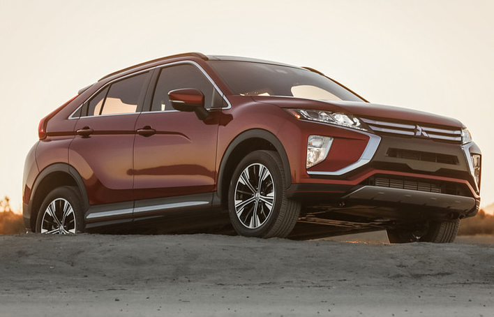 这款车看起来比较豪华,外形沉稳大气,三菱eclipse cross