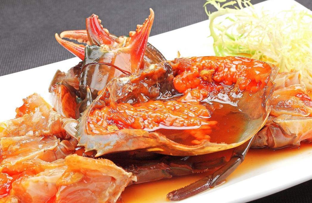 膏蟹做为螃蟹中的佼佼者,膏蟹的膏质稠密蒸熟后鲜红透亮