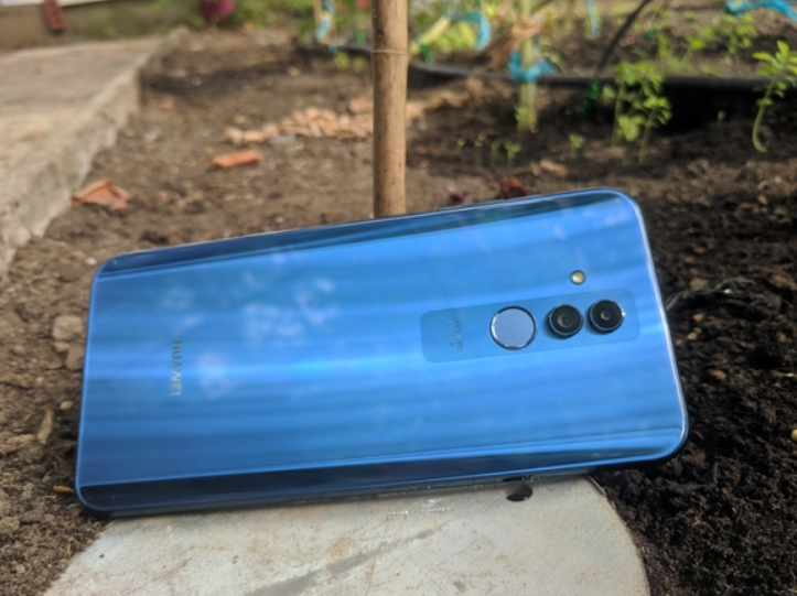 华为mate 20 lite:中端旗舰机采用麒麟710处理器,标配4gb内存