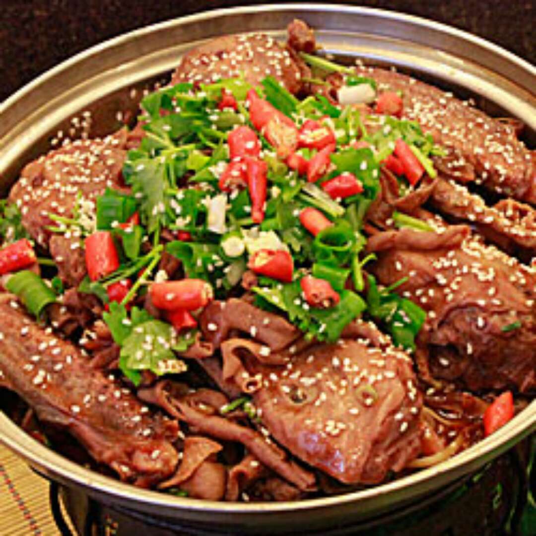 干锅鸭味道鲜美,冬天特别适合吃的一道开胃菜!