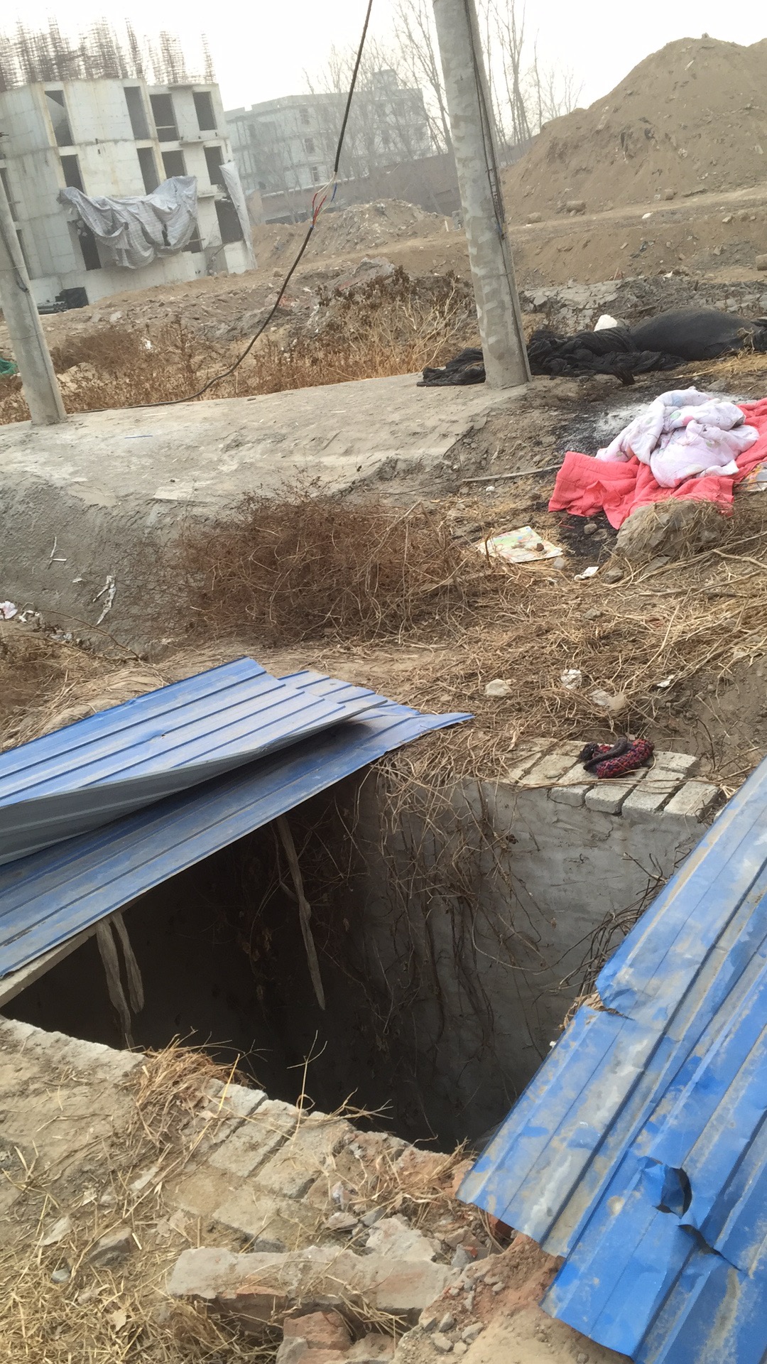 涿州七旬老太殒命废弃下水道