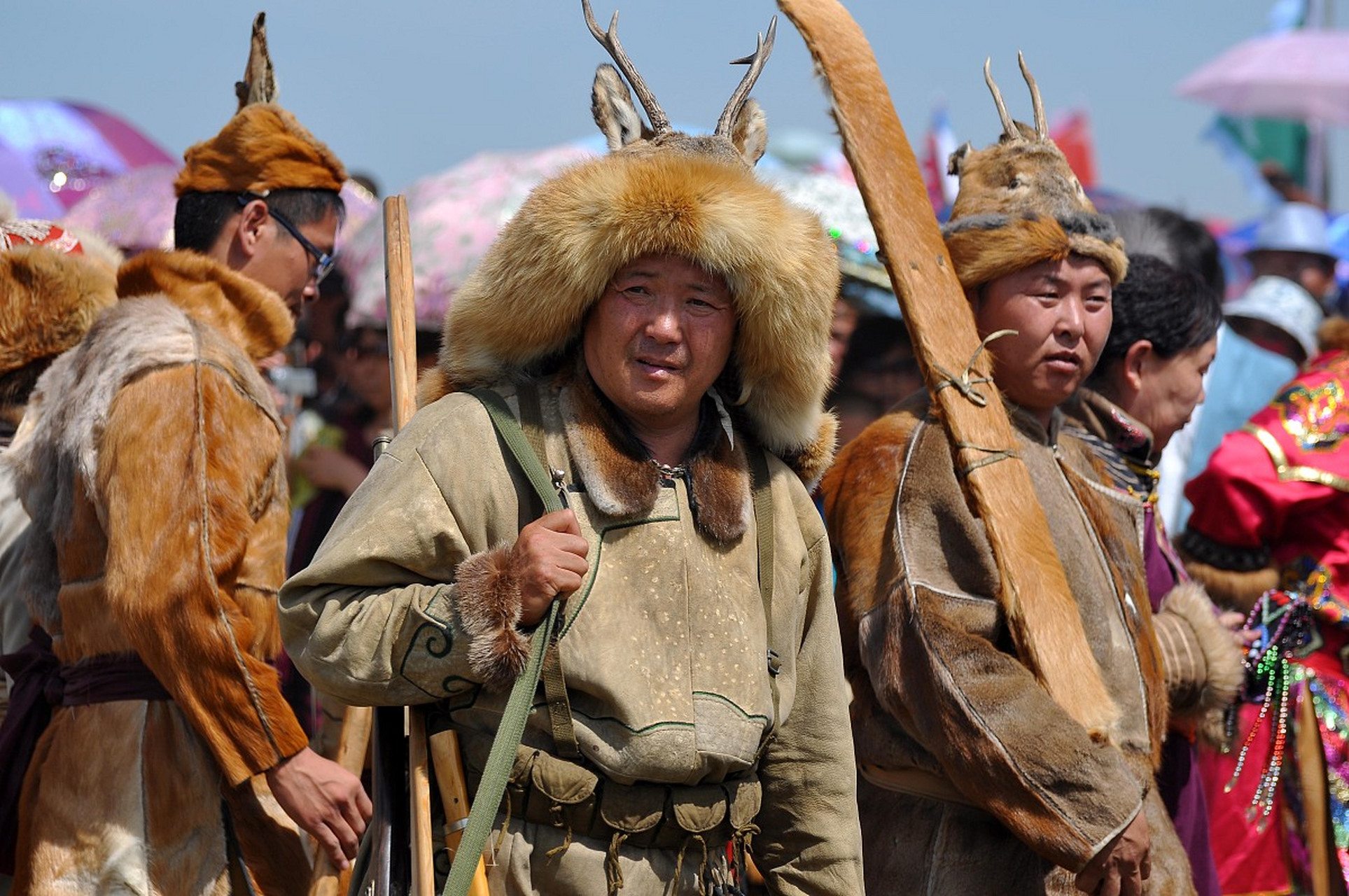 现代生活,传统依旧璀璨.[原文:探秘鄂温克族的神秘民俗:.