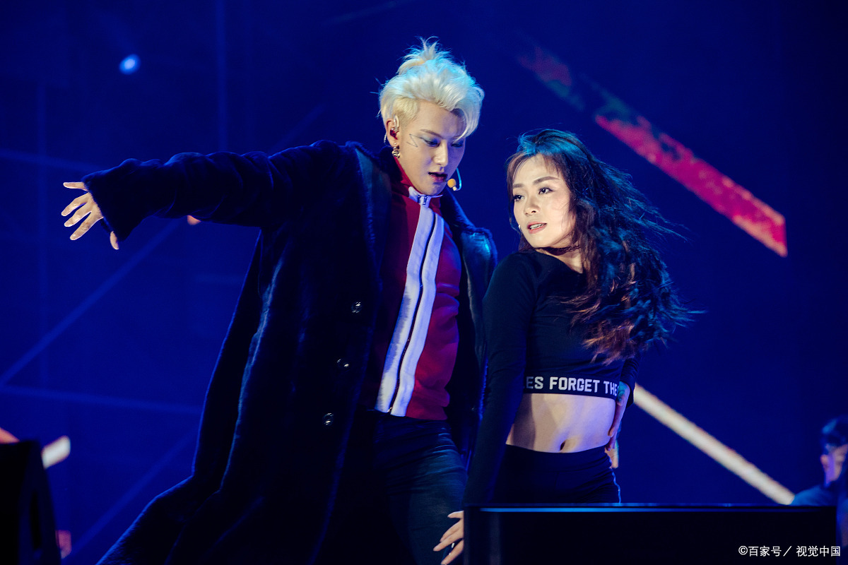 黄子韬大胆开麦内涵马可,引爆网络热议  近日,知名艺人黄子韬在社交