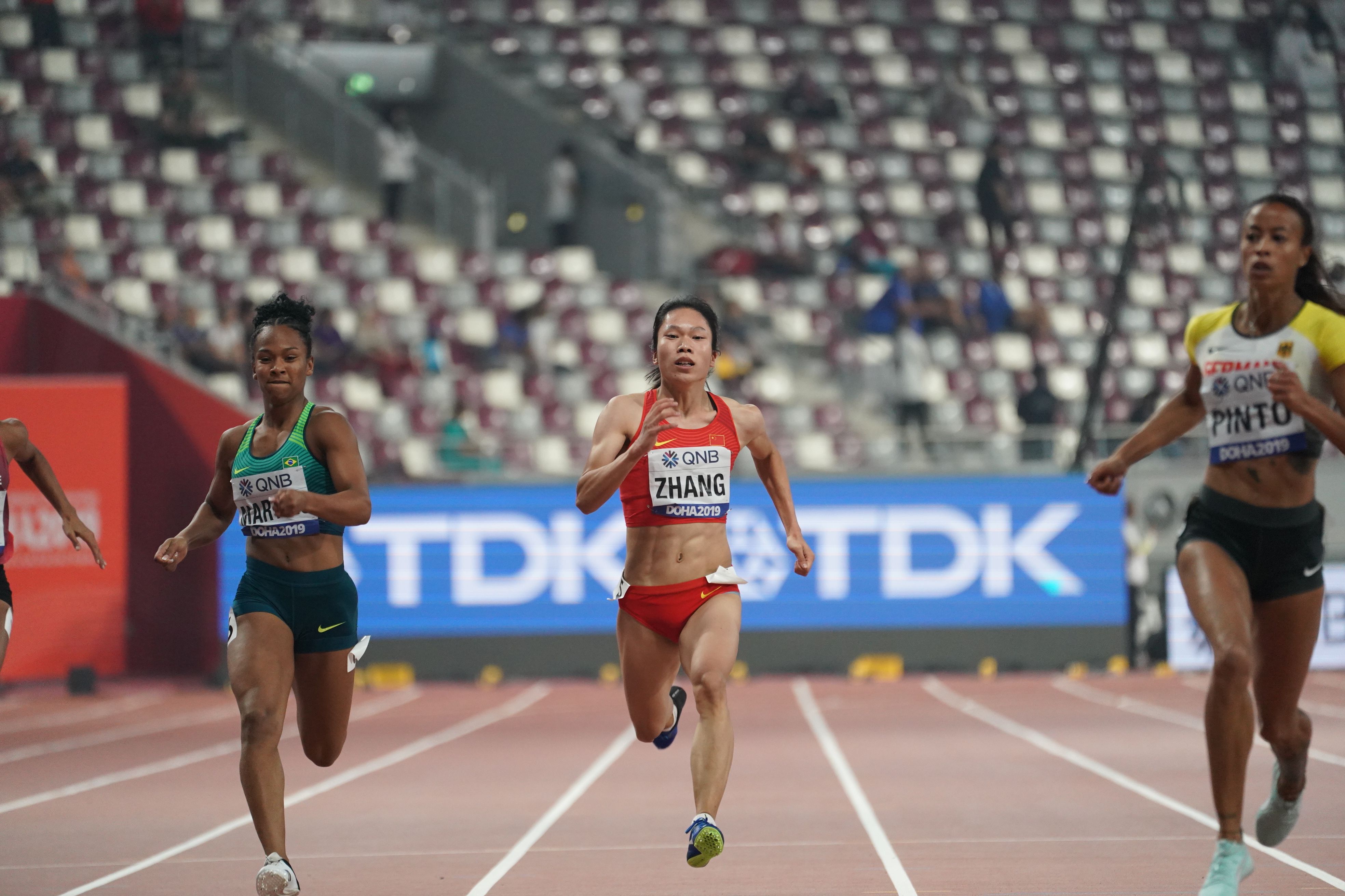 田径——女子200米预赛:张曼无缘半决赛