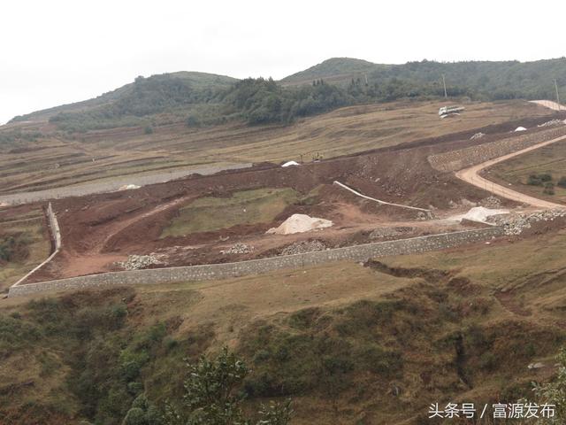 富源縣竹園鎮納佐村開展後山滑坡群泥石流防護治理工程