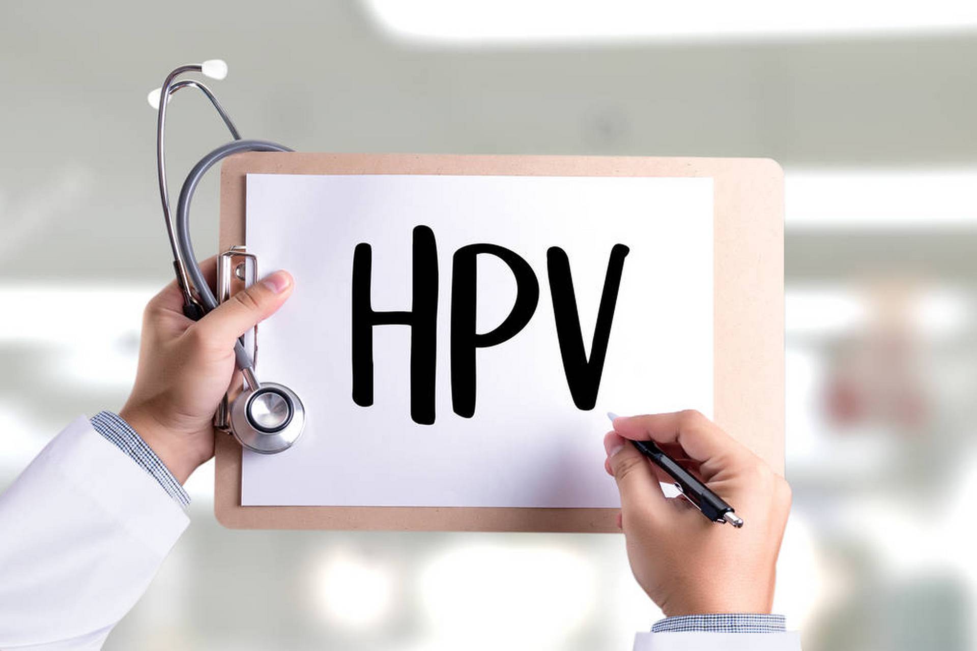 對於女性來說, 1,月經期不適合檢查hpv, 2,陰道里上藥,沖洗,一週內不