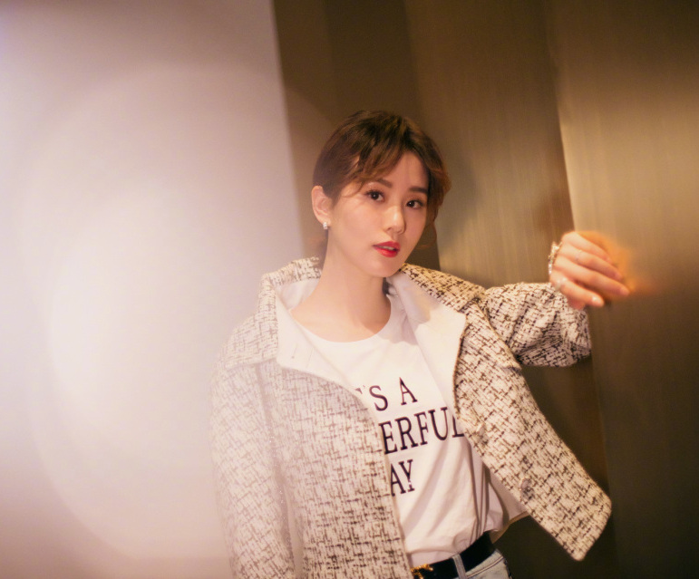 继《超品相师》后,九灯和善又一本小说突然爆红,网友:可封神了