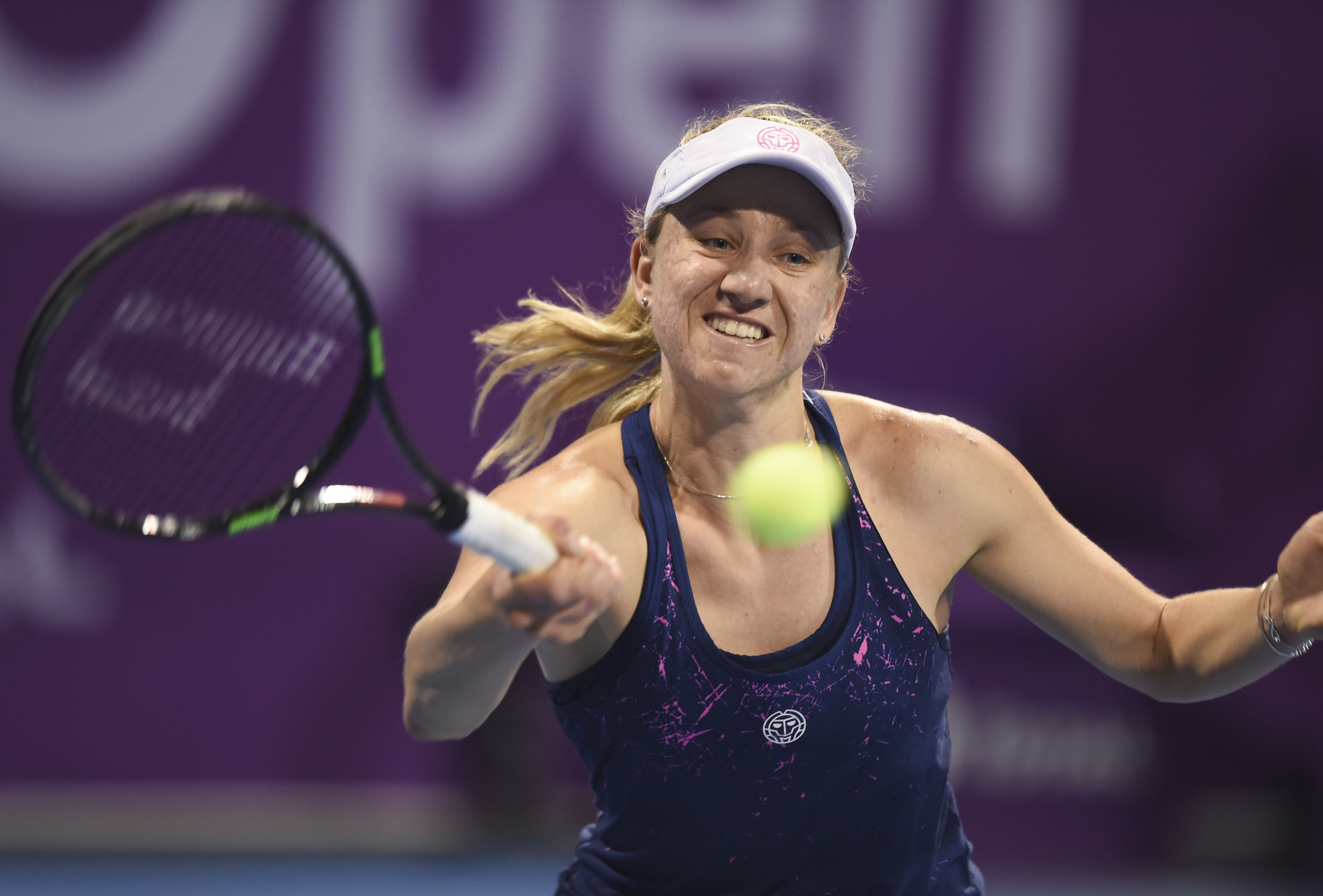 (体育)(7)网球——wta卡塔尔公开赛:拉德万斯卡首轮晋级