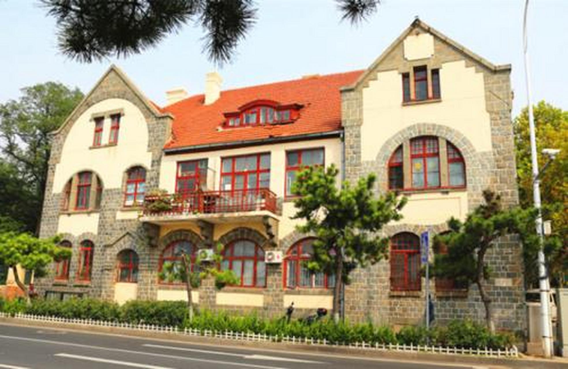 遇见美好##遇见好风景# 八大关(赏建筑):八大关位于山东省青岛市市南