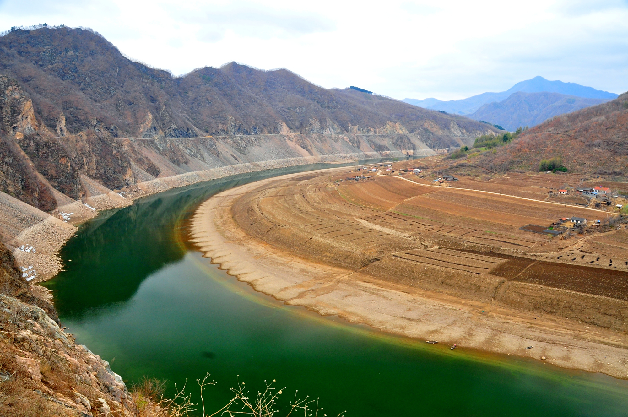 东北浑江大拐弯处