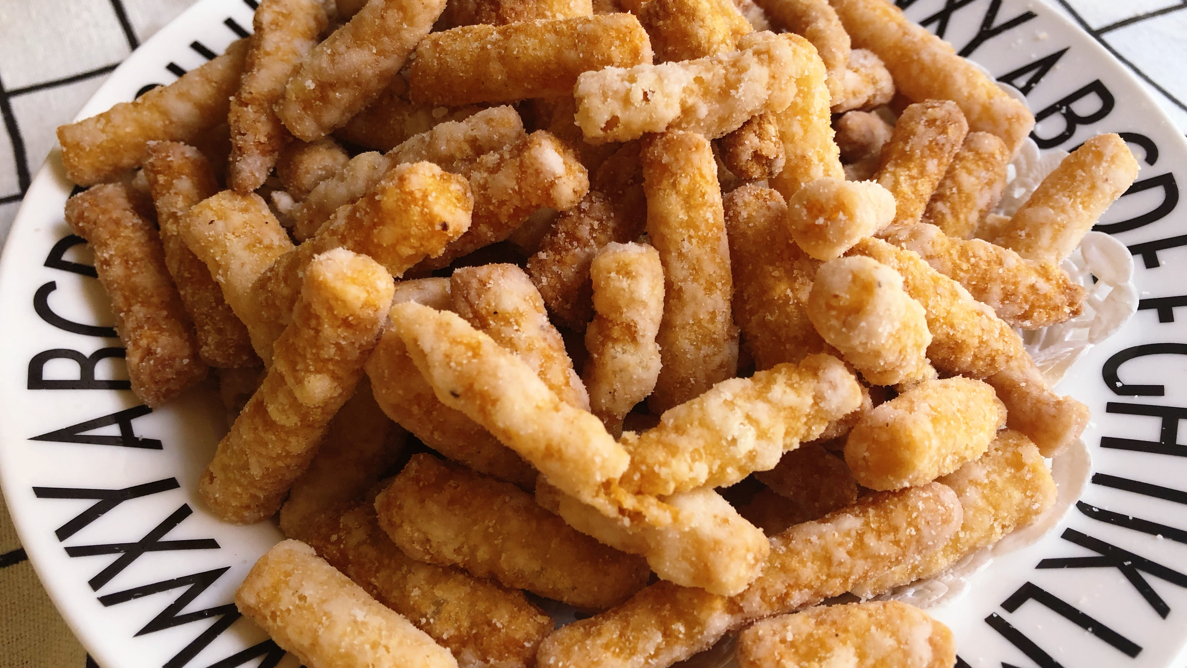 一根年糕做了小时候最爱吃的零食江米条,简单粗暴还不赖