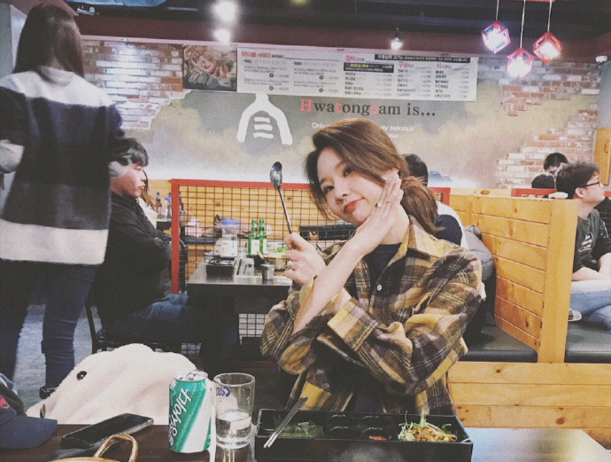 事实证明,莉哥活的确实不如温婉,从这点上看差距很明显!