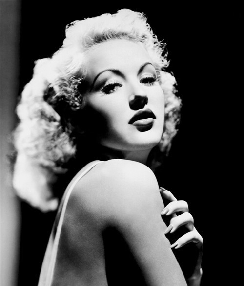 "美腿皇后"蓓蒂格拉布尔,二战中美国大兵最受欢迎的明星