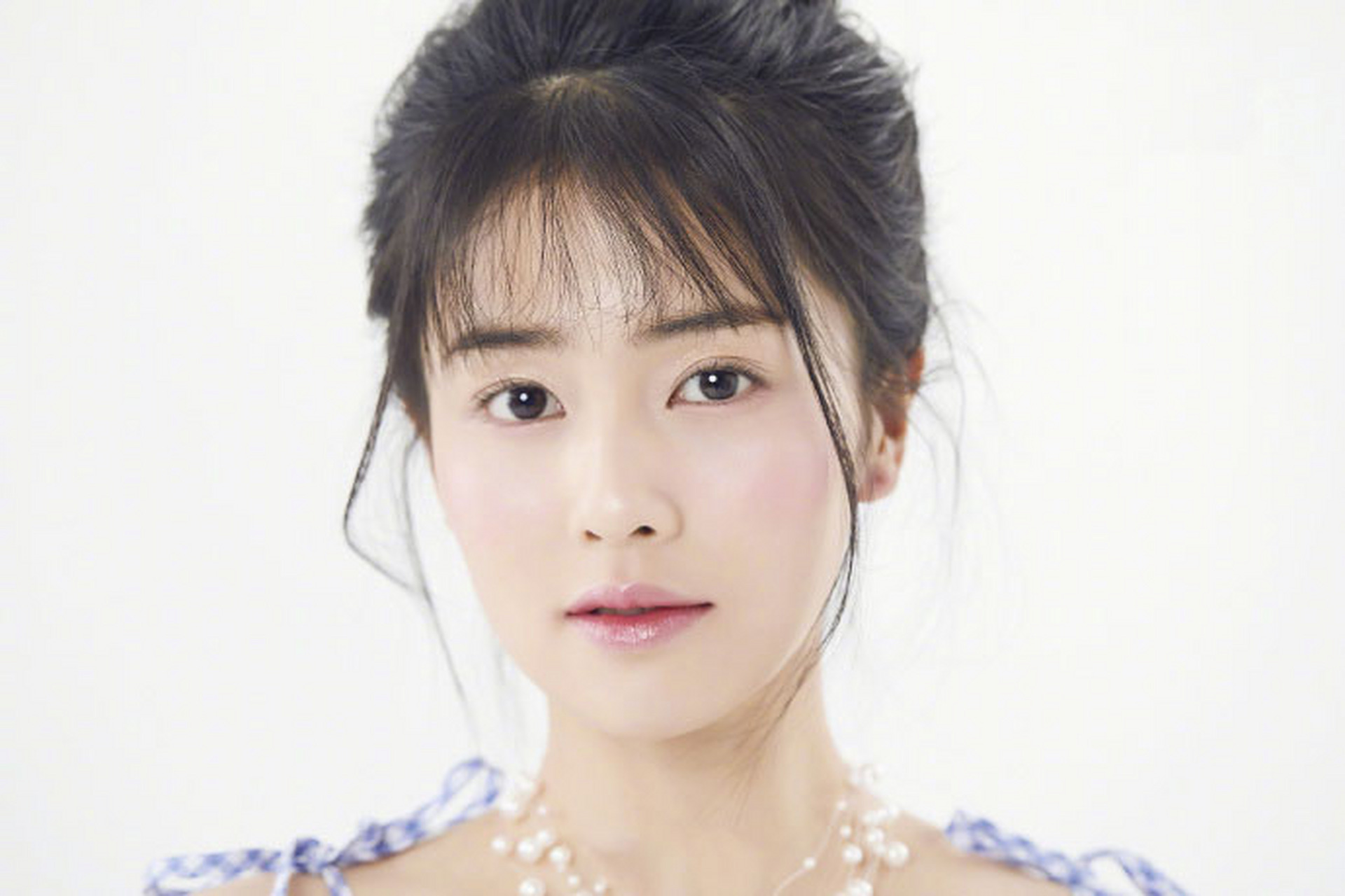 白鹿作为94年的新生代女演员一直以来也备受青睐呢,一开始的白鹿以