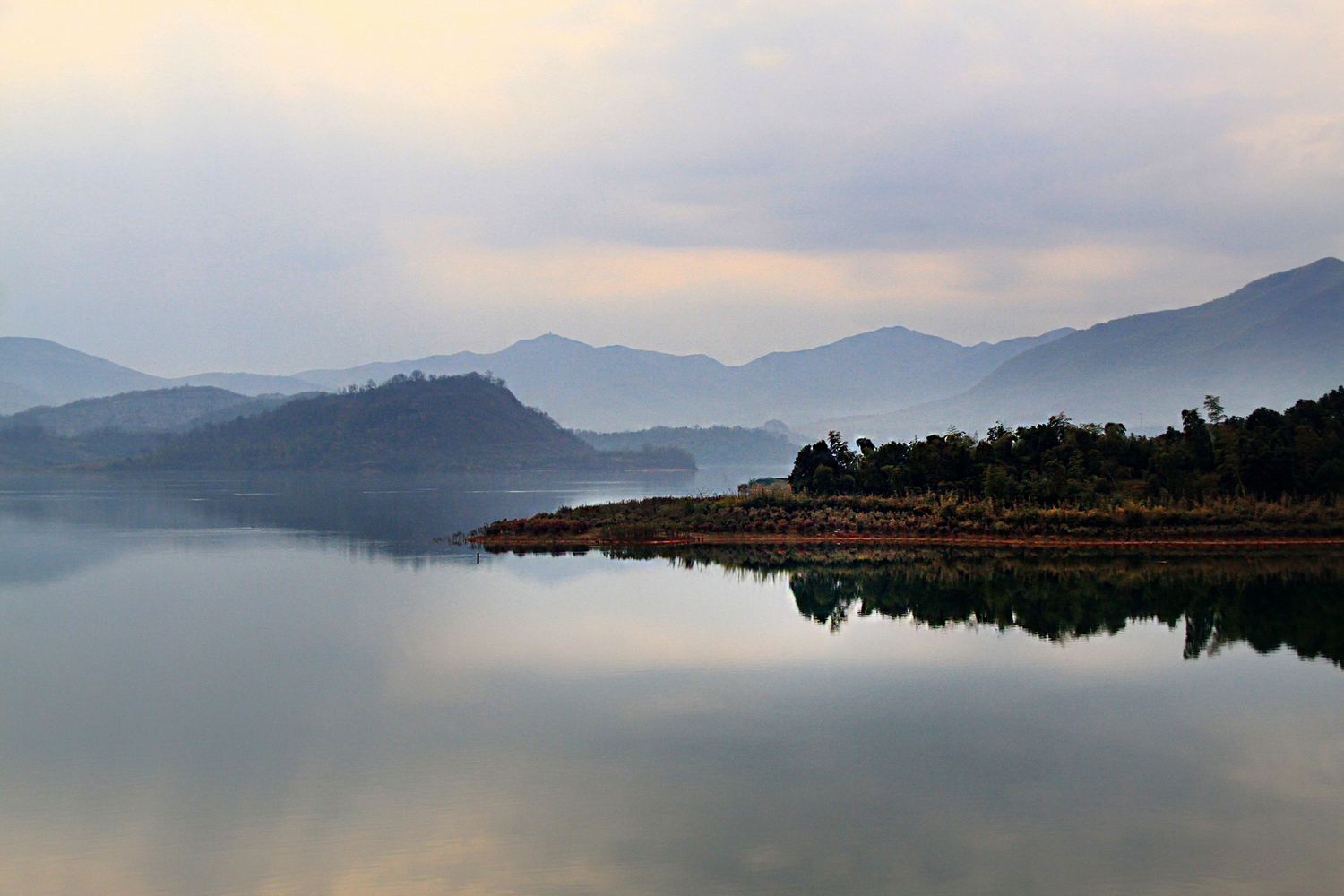 江苏宜兴油车水库自然风景