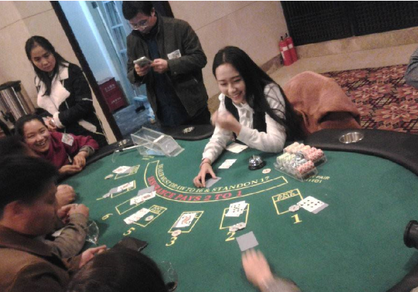 13岁替赌场看场子,在澳门赌场豪赢上亿,被江湖大佬追杀