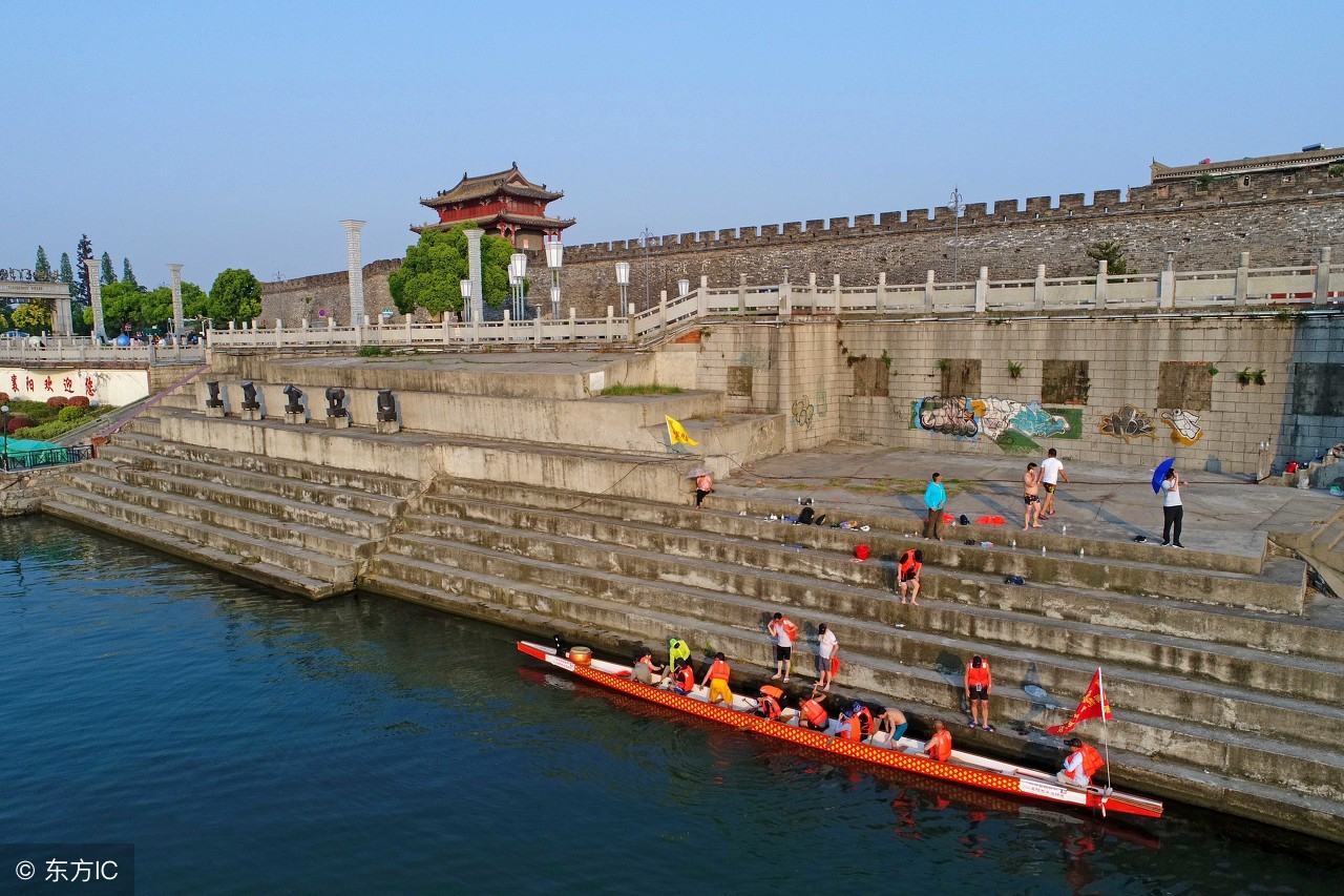 湖北省襄阳市,航拍城市风光.西护城河,西门桥 .