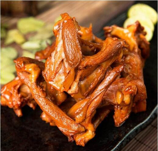 五香卤鸭架,浓郁的口感,做下酒菜再合适不过了!