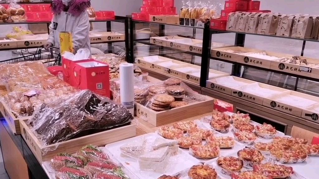 情人节去超市买零食水果甜酒肥宅快乐水等,这些够宅多长时间呢