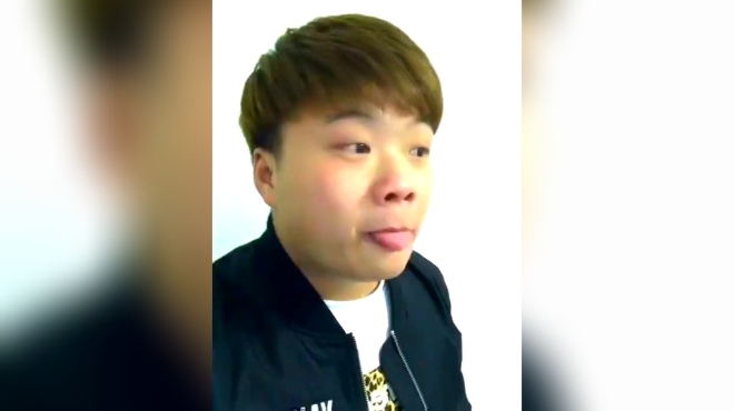 上课吃辣条被老师发现,小伙子的回答太搞笑了!