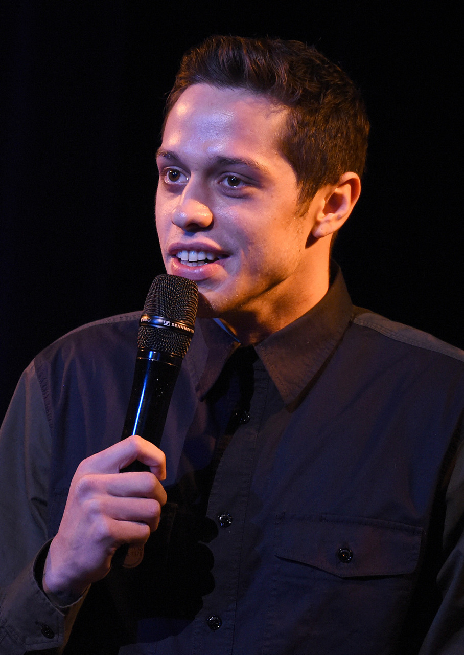 pete davidson 宣布上太空,他即将成为亚马逊公司亿万富翁 jeff bezos