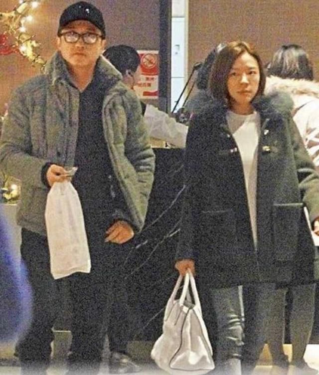 恭喜!57岁哈林第三次当爸,妻子张嘉欣顺利生下二胎,母子平安