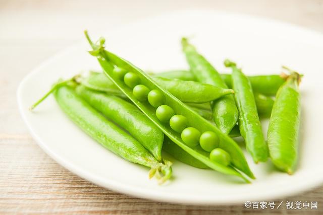 豌豆荚中躺着一粒粒小豆子,每一粒都含有丰富的营养物质