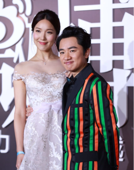 王祖蓝与漂亮老婆生孩子了!学霸邓超不会念宝宝名字,看来是好名