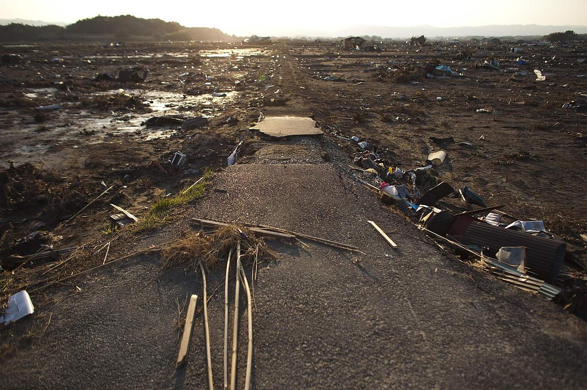 无视国际社会的强烈质疑和反对,单方面强行启动福岛核事故污染水排海