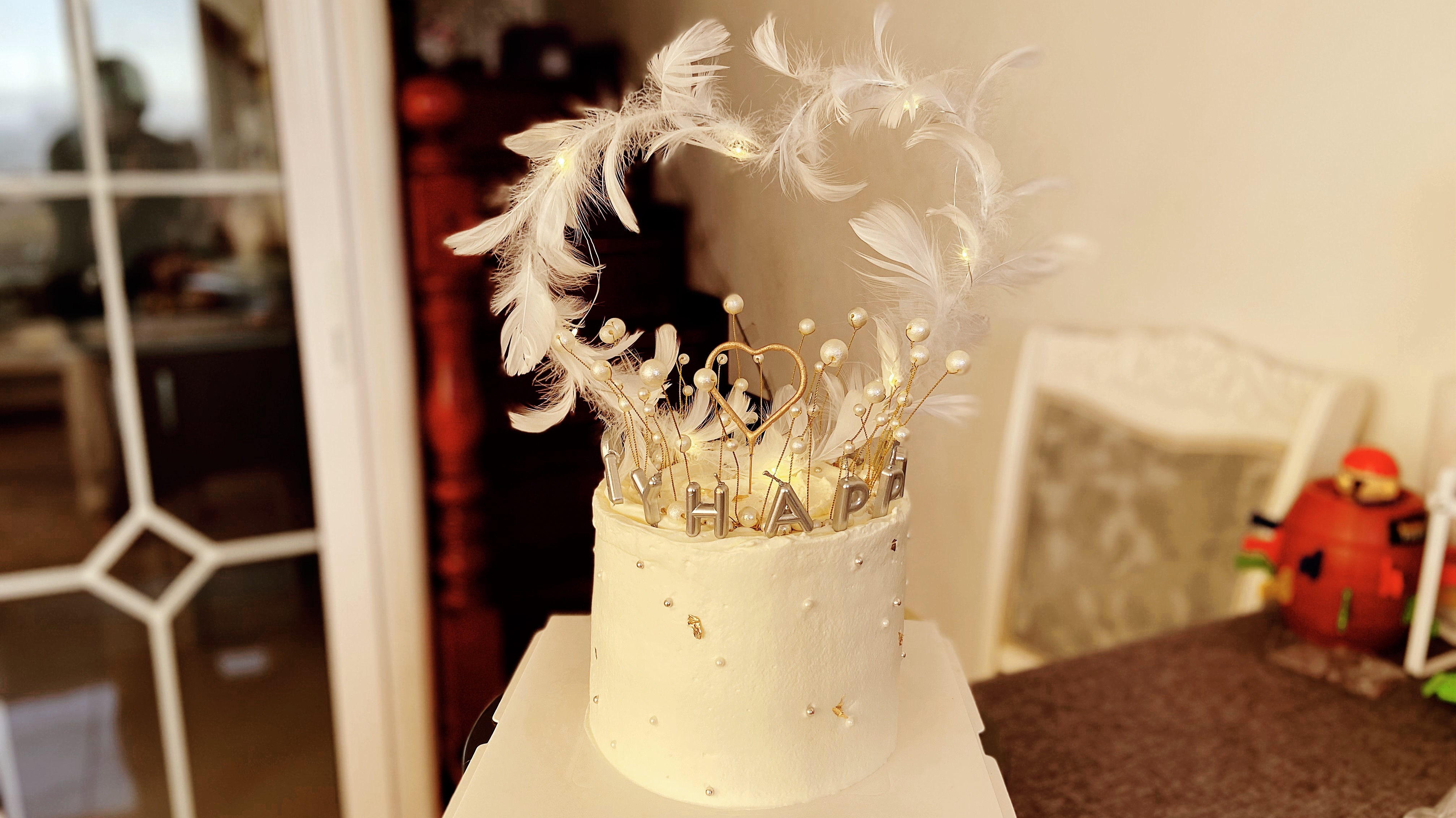 6寸加高生日蛋糕,戚风底承重差,路上颠塌了好可惜