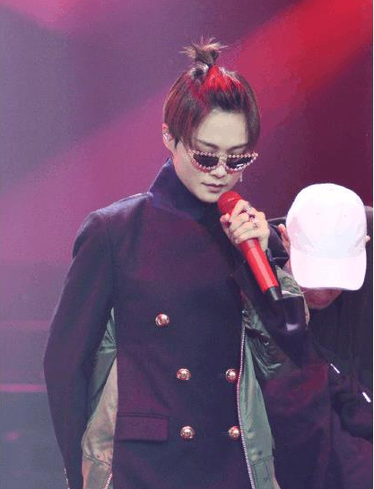 李宇春的新英雄歌曲《木兰》正式推出,这是第一首女性英雄歌曲