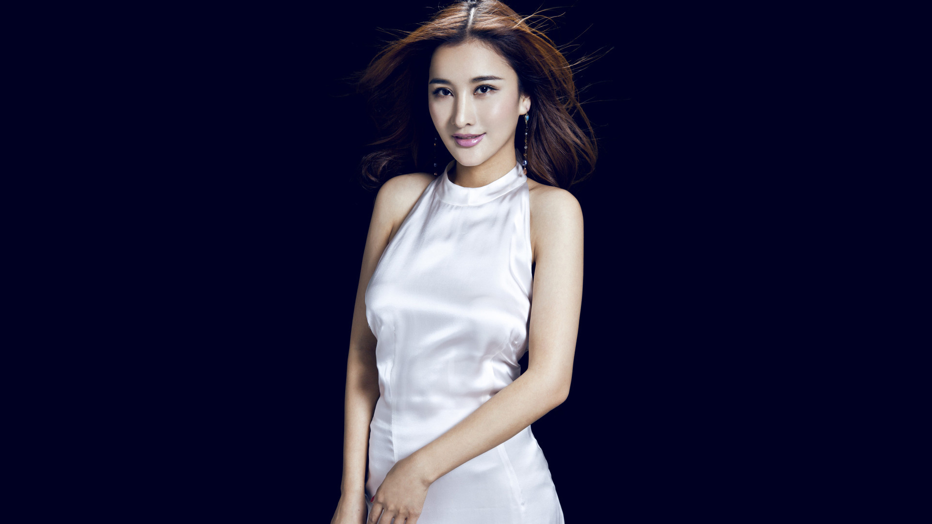 妩媚动人的"晶女郎"——张虹一