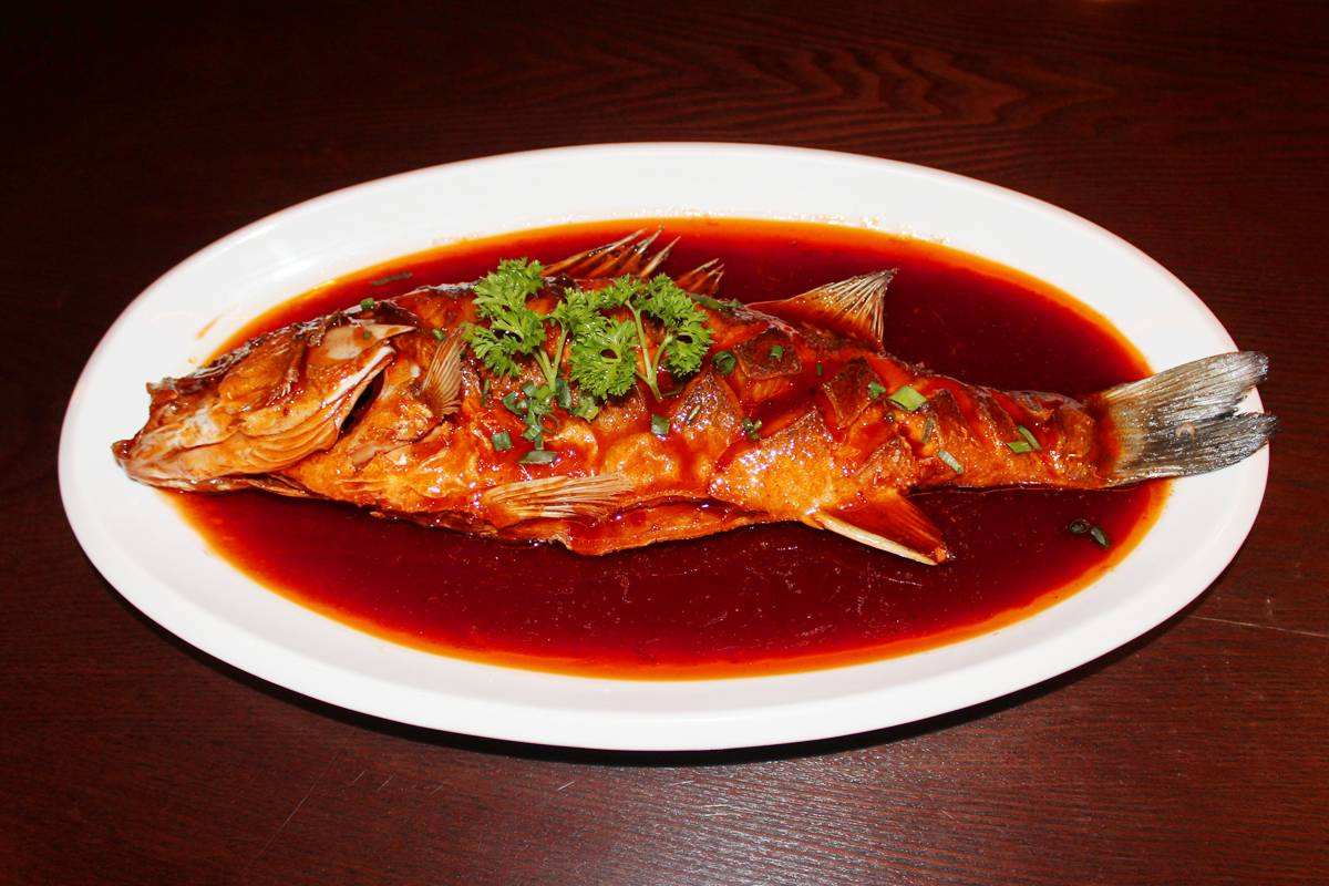 红烧海鲈鱼:制作简单,松软多汁,营养丰富,非常好吃