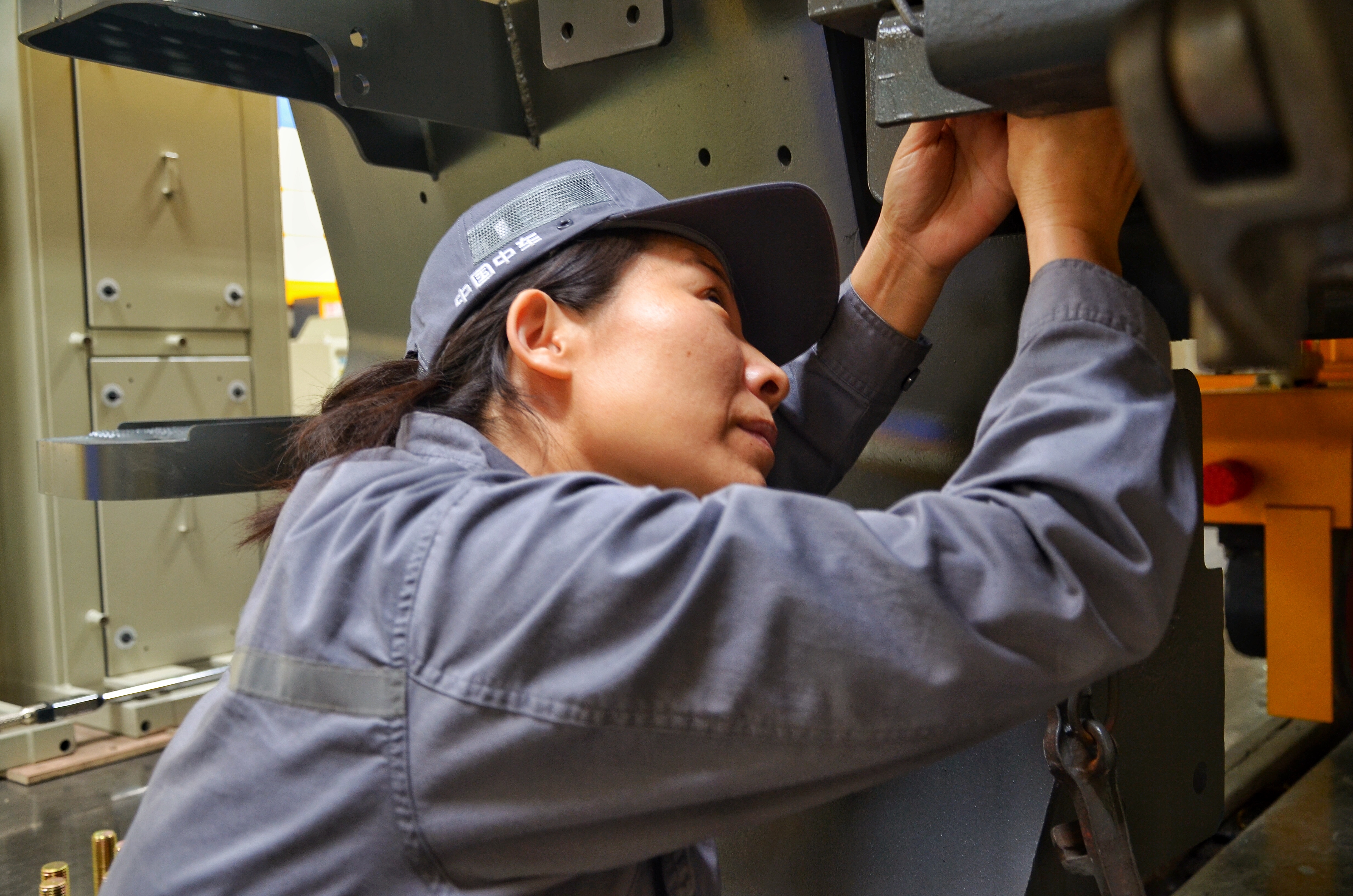 机车"医生"张素丽:攻坚克难解决"差一点"(2)