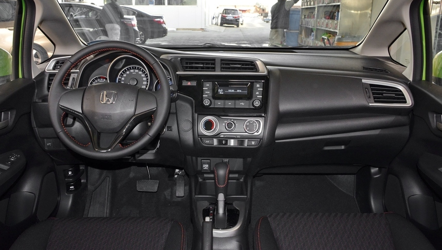 时尚感爆棚的广汽本田-飞度,运动气息浓厚,空间宽敞配置全面